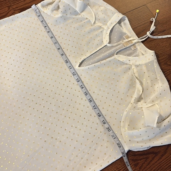 Michael Kors ivory / gold stars ruffke sleeve and shoulders blouse tie neck L - Picture 9 of 12